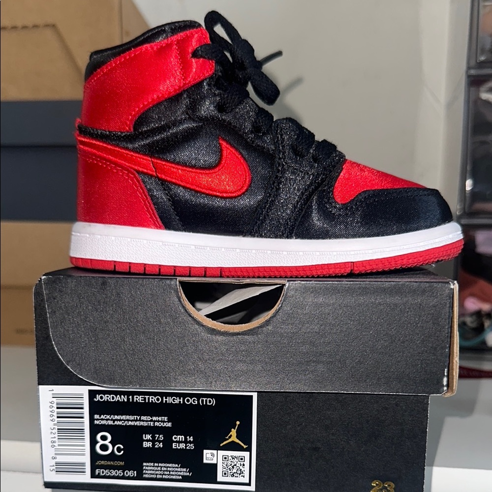 Jordan Retro High OG Toddler Sneakers in Black and Red